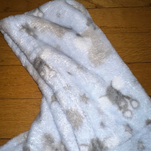 Bundle of 2 baby towels 9 months and 12 + months - Picture 8 of 16